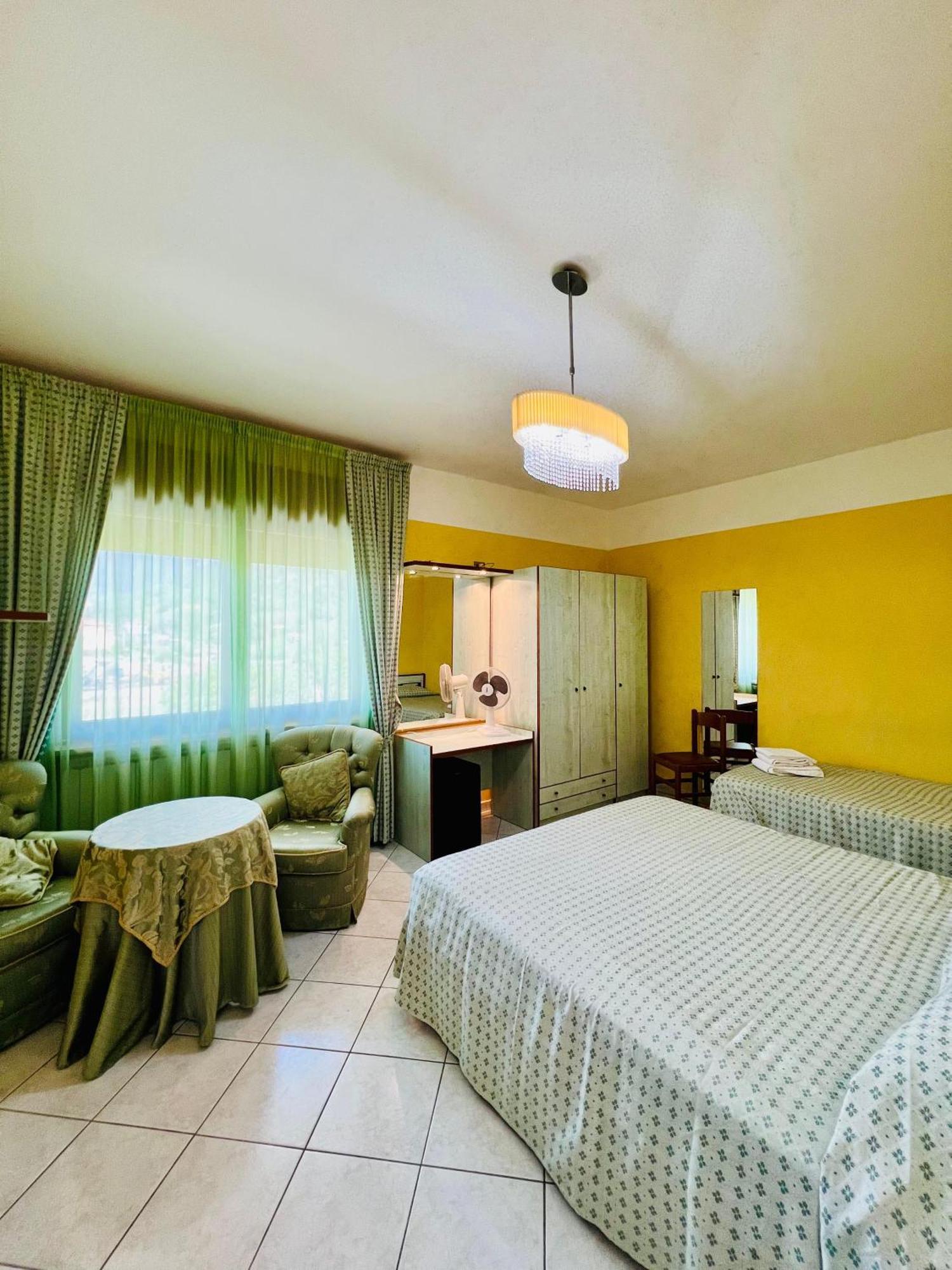 Hotel Paradiso เชลาโน ภายนอก รูปภาพ