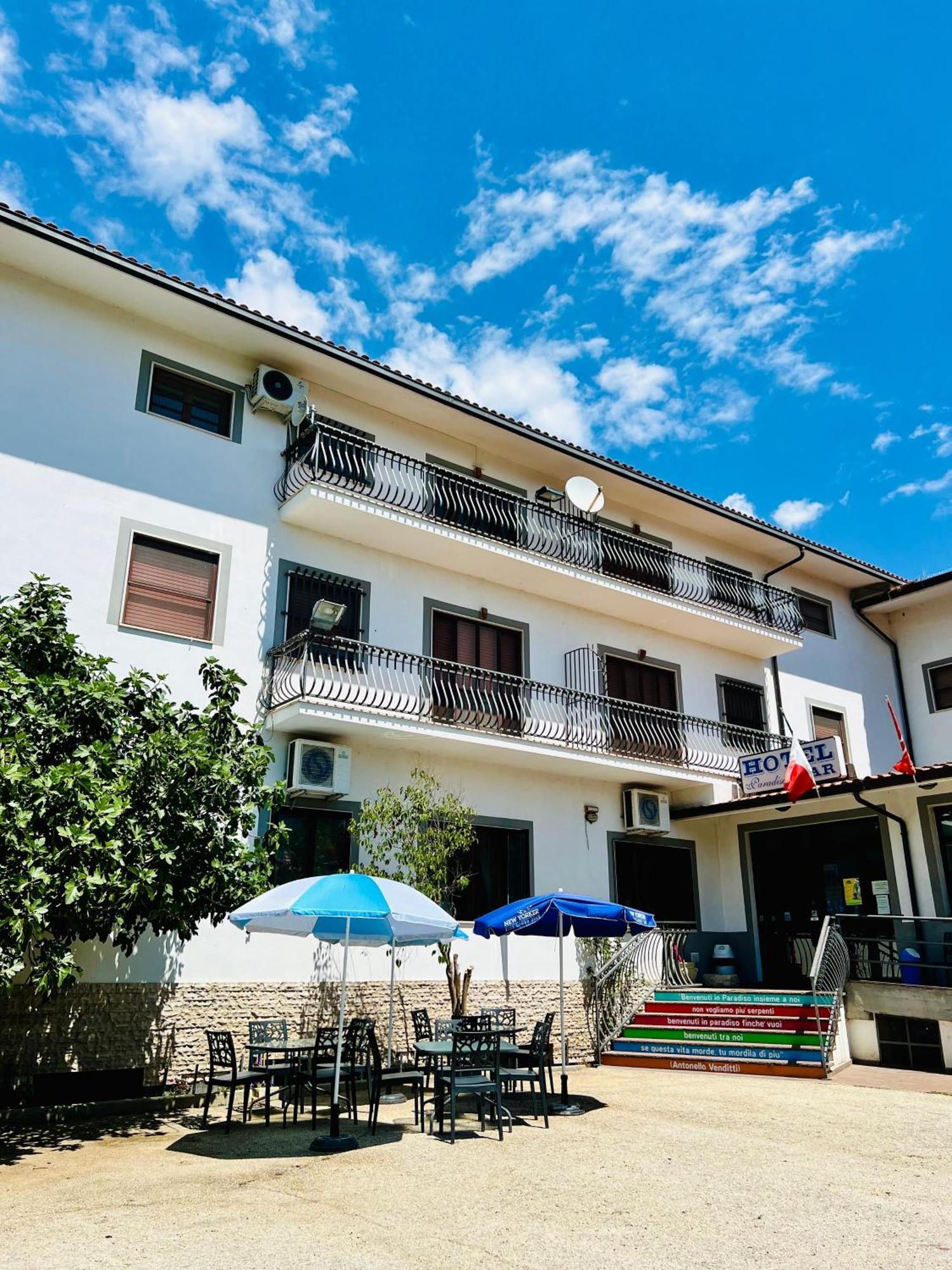 Hotel Paradiso เชลาโน ภายนอก รูปภาพ
