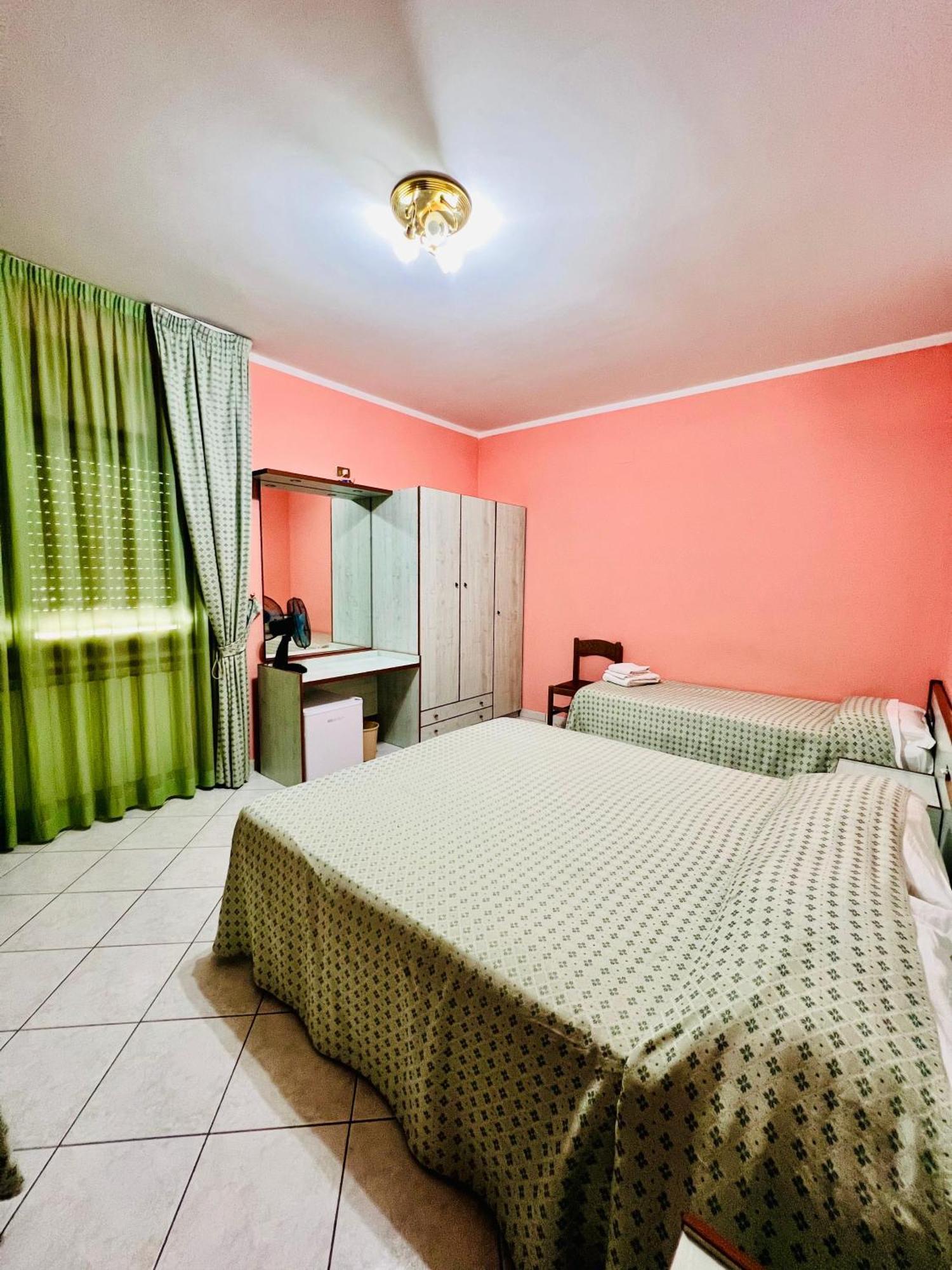 Hotel Paradiso เชลาโน ภายนอก รูปภาพ